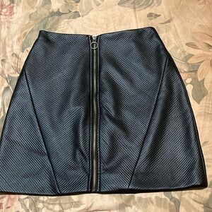 RACHEL Rachel Roy | Women's Black Ribbed Exposed Front Zipper Mini Skirt - Sz 2